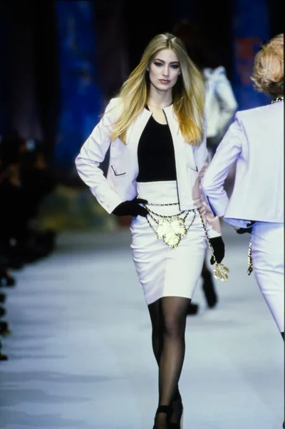 Look 16